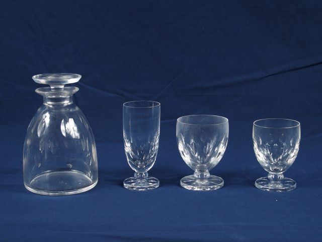 LALIQUE. Service de verres en cristal