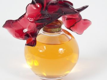 LALIQUE France. Flacon de parfum. Edition limitée 2005. Dans son coffr