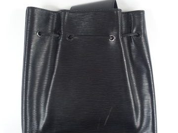 Louis VUITTON. Sac 'épi' en cuir noir.