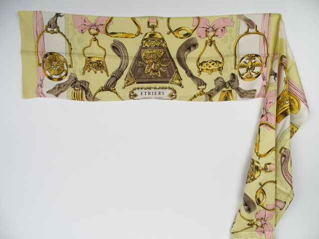 HERMES. Bandeau 'Etriers' en soie
