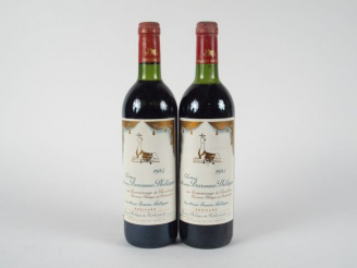Vente aux enchères 2 BOUTEILLES CHÂTEAU MOUTON BARONNE PHILIPPE 5eme GCC PAUILLAC - 1984 