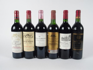 Vente aux enchères 6 BOUTEILLES GCC ST EMILION : 1 CHÂTEAU TROTTE VIEILLE 1992 - 1 CHÂTEA