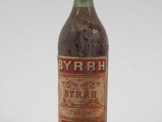 Vente aux enchères 1 TRES VIEILLE BOUTEILLE BYRRH (VIOLET FRERES) ANNEES 20/30 - CAPS LA