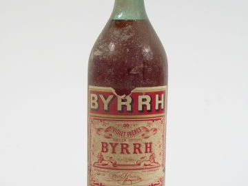 1 TRES VIEILLE BOUTEILLE BYRRH (VIOLET FRERES) ANNEES 20/30 - ELA