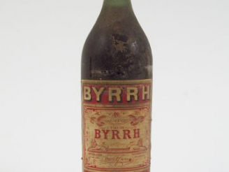 Vente aux enchères 1 TRES VIEILLE BOUTEILLE BYRRH (CDC) ANNEES 20/30 - BS