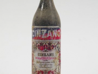 Vente aux enchères 1 TRES VIEILLE BOUTEILLE CINZANO ROUGE  