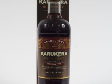 1 BOUTEILLE RHUM KARUKERA - 1999 - COFFRET