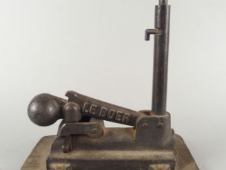 Vente aux enchères 176- Canon piège complexe système « le Boer » (début 20éme) calibre 16