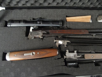 Vente aux enchères 179- Belle et rare valise dévolue à la chasse, contenant un fusil supe