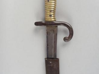 Vente aux enchères 203- Baïonnette Française pour fusil CHASSEPOT. Fabrication « Châtelle