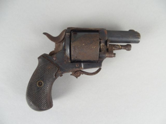 Vente aux enchères 212- Revolver Bulldog calibre 320, Canon rayé. Attaques de rouilles pr