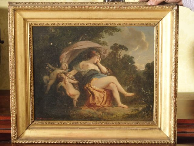 VL. HUGUES 'Venus endormie'. Huile sur toile, signée en bas à gauche e