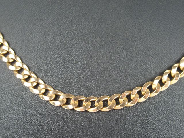 Collier en or jaune. 40cm environ. Poids: 40,6gr