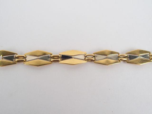 Bracelet 2 tons d'or (manque). Poids: 8,7gr