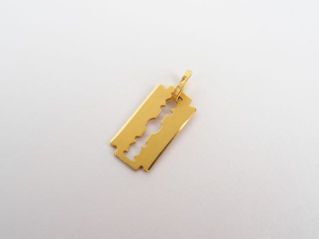 Pendentif moderne en or jaune. Poids: 2,6gr