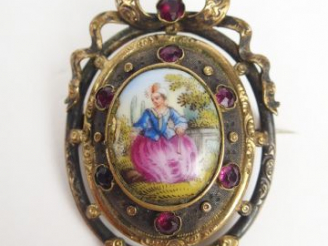 Vente aux enchères Broche de style Louis XVI en émail "Portrait d'élégante", pierres de c