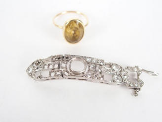 Vente aux enchères Bague monture or jaune, sertie d'une citrine. On y joint un élément de