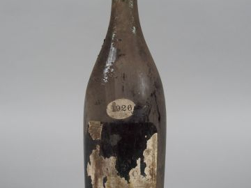 1 BOUTEILLE - BARSAC (BELLE FORME BOURGUIGNONNE) - 1926 - 6 CM/ETA/BS