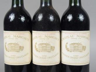 Vente aux enchères 3 BOUTEILLES - CHÂTEAU MARGAUX 1ER GCC NOTE PARKER 98/100 - 1986 (X)