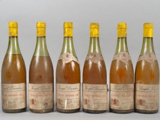 Vente aux enchères 6 BOUTEILLES - CHABLIS 1ER CRU DROUHIN - 1959 - 3 à 6 CM, 3 à 7 CM/BS/
