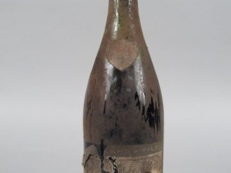 Vente aux enchères 1 BOUTEILLE - COTES DE BEAUNE - 1928 - 9 CM/BS/EA