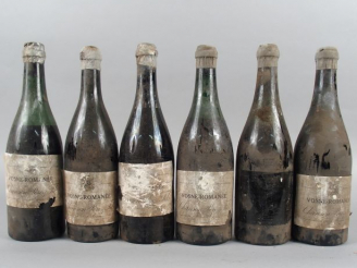Vente aux enchères 6 BOUTEILLES - VOSNE ROMANEE CHANSON ANNEES 1920/1930 - 8 à 10 CM/1 SE