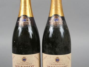 2 BOUTEILLES - CHAMPAGNE HENRIOT ROSE - 1985