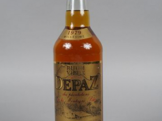 Vente aux enchères 1 BOUTEILLE - RHUM DEPAZ 45° - 1979