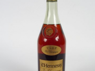 Vente aux enchères 1 BOUTEILLE - COGNAC FINE CHAMPAGNE VSOP HENNESSY
