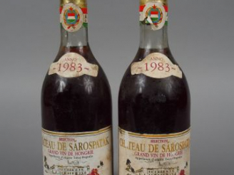 Vente aux enchères 2 BOUTEILLES - TOKAJI CHÂTEAU DE SAROSPATAK 5 PUTTONYOS - 1983