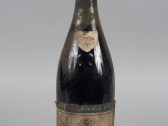 Vente aux enchères 1 BOUTEILLE - MOULIN A VENT VILLARS PRESUMEE 1926 - 5 CM/BS/EA