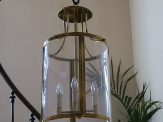 Vente aux enchères Grande lanterne de vestibule éclairant à quatre lumières