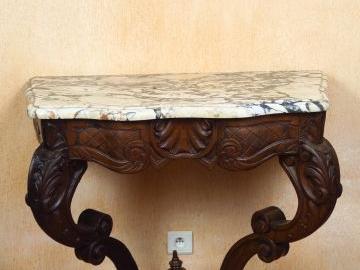 Console de style Louis XV, dessus marbre blanc