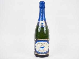 Vente aux enchères 1 BOUTEILLE CHAMPAGNE 'France 98'
