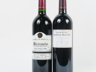Vente aux enchères 2 BOUTEILLES : 1 BANYULS DOMAINE DU MAS 'VIEILLES VIGNES' 1985 - 1 DOM