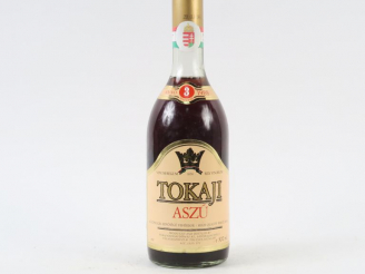 Vente aux enchères 1 BOUTEILLE (50 CL) TOKAJI ASZU '3 PUTTONYOS' - 1988