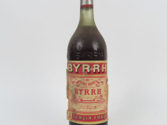 Vente aux enchères 1 VIELLE BOUTEILLE BYRRH - CAPS ETAIN/ELA
