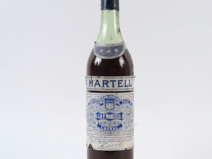 1 VIEILLE BOUTEILLE COGNAC MARTELL 'ETIQUETTE BLEUE' - CAPS ETAIN