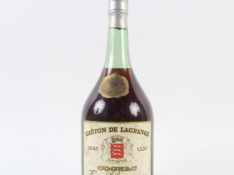 Vente aux enchères 1 VIEUX MAGNUM COGNAC FINE CHAMPAGNE GASTON DE LAGRANGE V.S.O.P. - CAP