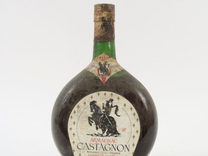 1 VIEILLE BOUTEILLE ARMAGNAC CASTAGNON V.S.O.P.