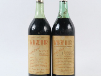 Vente aux enchères 2 VIEILLES BOUTEILLES LIQUEUR DIGESTIVE VIZIR
