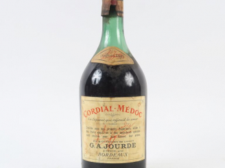 Vente aux enchères 1 VIEILLE BOUTEILLE CORDIAL MÉDOC - CAPS AB