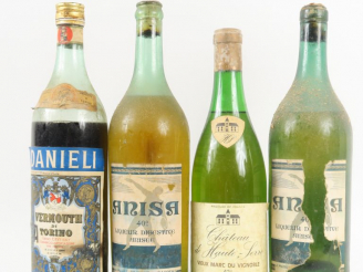 Vente aux enchères 4 BOUTEILLES : 1 VIEUX MARC CHÂTEAU DE HAUTE SERRE 42° - 2 LIQUEUR2 AN
