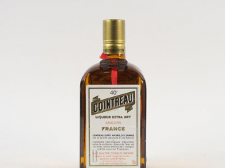 Vente aux enchères 1 BOUTEILLE LIQUEUR COINTREAU 40°
