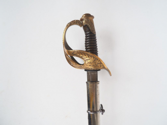 Vente aux enchères Sabre de cavalerie modèle 1896 pour officier, lame droite dos plat por