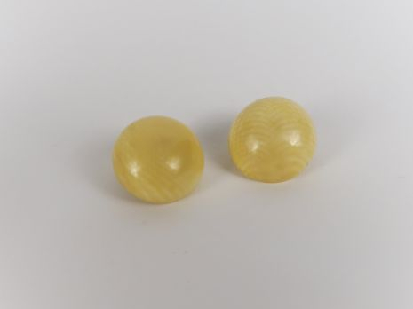 Paire de clips d'oreilles en ivoire