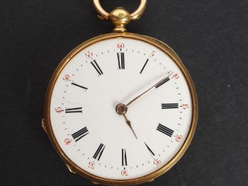 Montre de  à col en or jaune, cylindre 8 rubis, cadran émail, décor ém