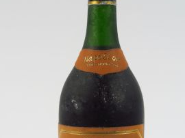 Vente aux enchères 1 BOUTEILLE FINE CHAMPAGNE NAPOLEON JAY