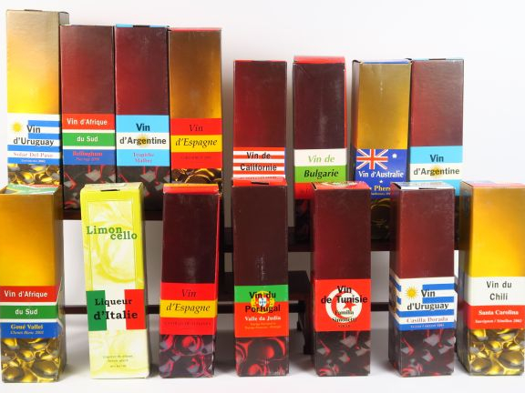 15 BOUTEILLES VINS ETRANGERS : 2 ARGENTINE - 2 AFRIQUE DU SUD - 2 URUG