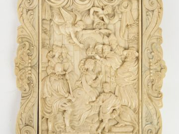 Tableautin XIXe de style Renaissance en ivoire sculpté à décor d'une s